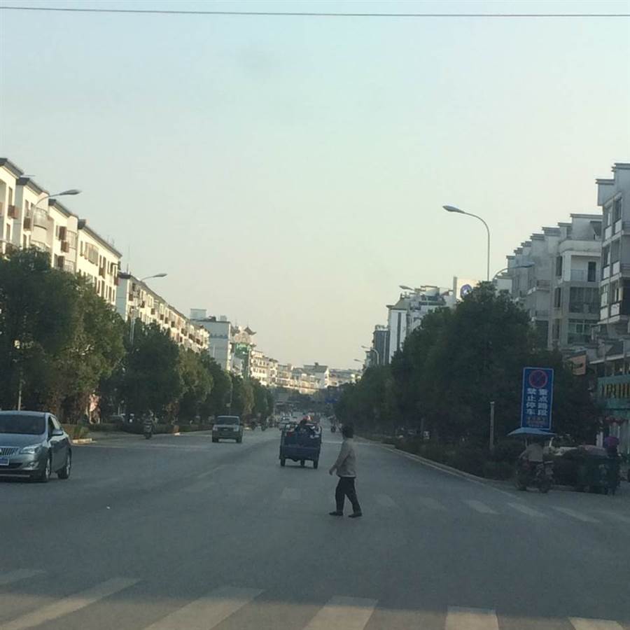 江西婺源才士大道陶瓷金卤灯4